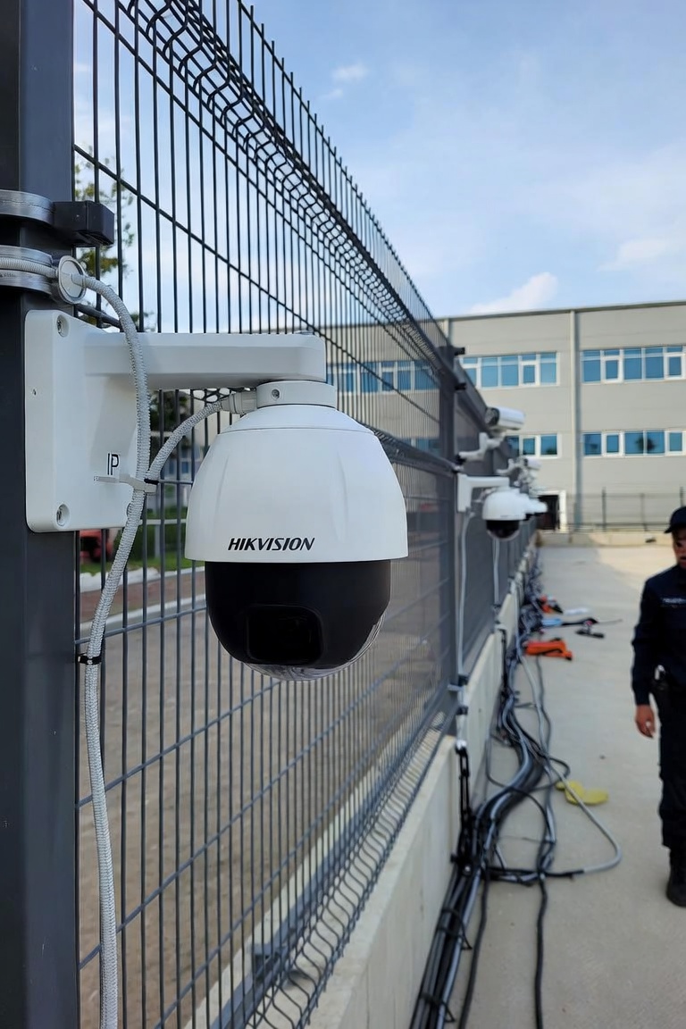งานติดตั้งกล้องวงจรปิด Hikvision IP Camera 8 จุด รอบอาคารพาณิชย์